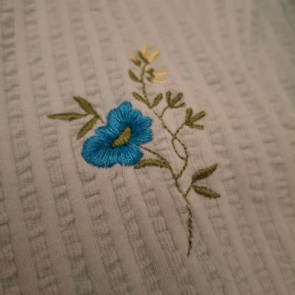 CAROLE HOCHMAN Light Blue Waffle Knit Embroidered Button Front Cardigan M - Picture 4 of 6